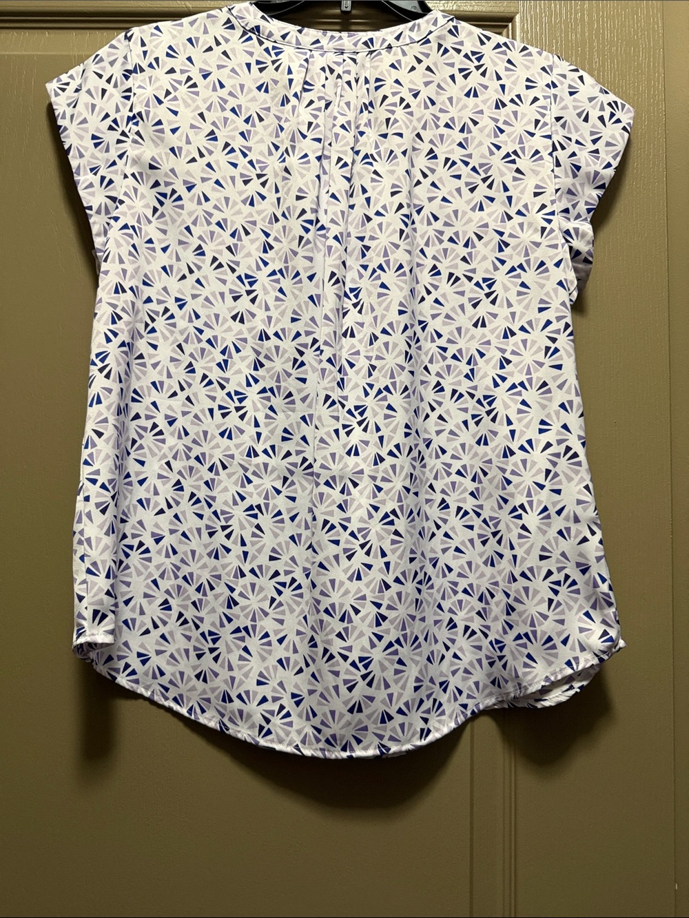 Liz Claiborne Violet, Purple& White Geometric Cap-Sleeve Blouse - Picture 4 of 4